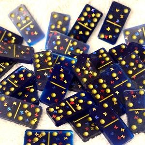 Red blue go butterfly domino’s set